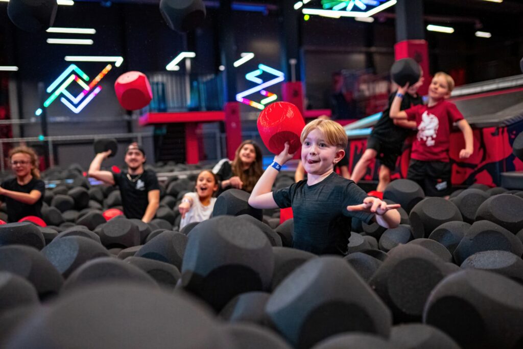 förenigsaktiviteter på JumpYard i Kungsbacka, i foam pit