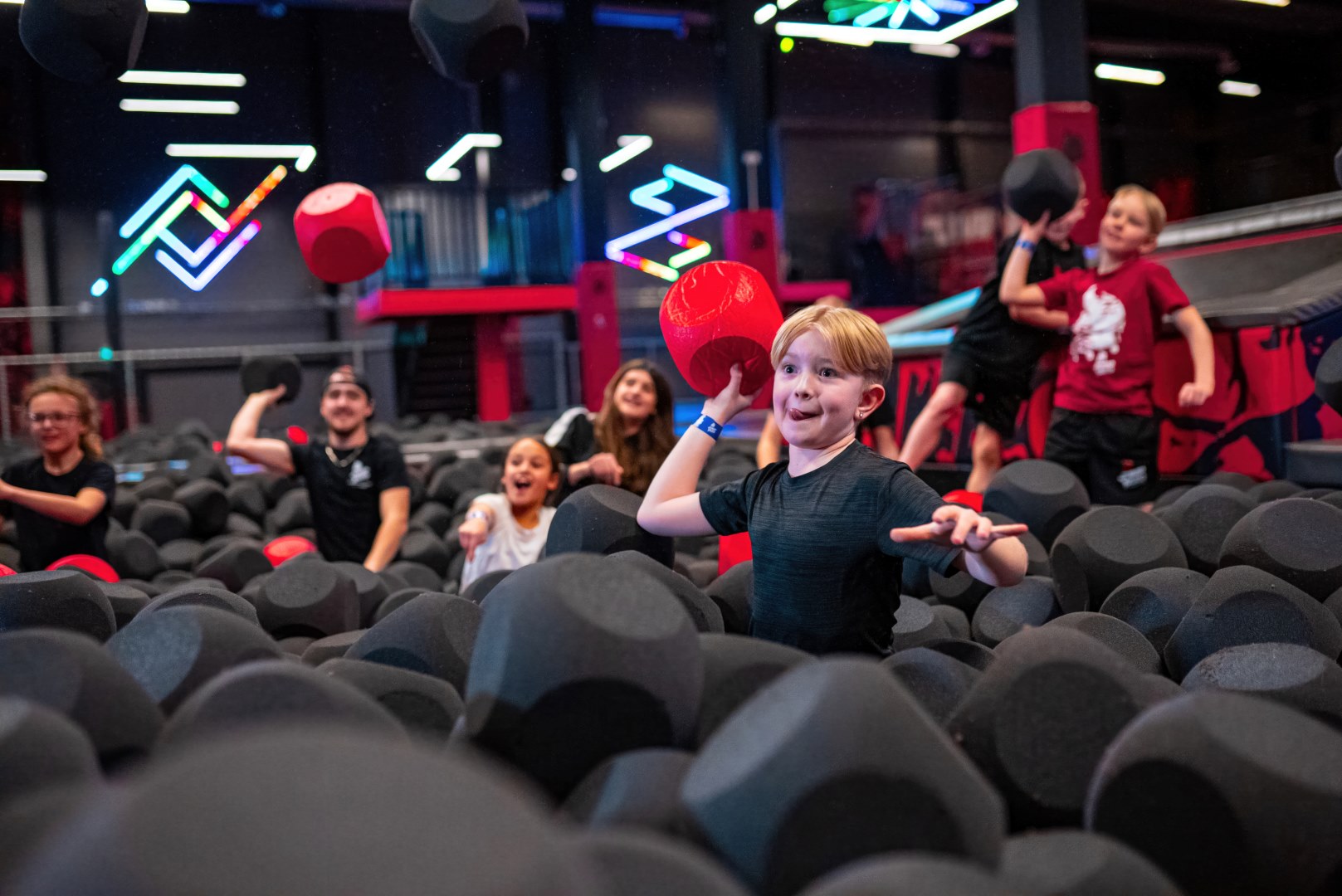 förenigsaktiviteter på JumpYard i Nacka Forum, i foam pit