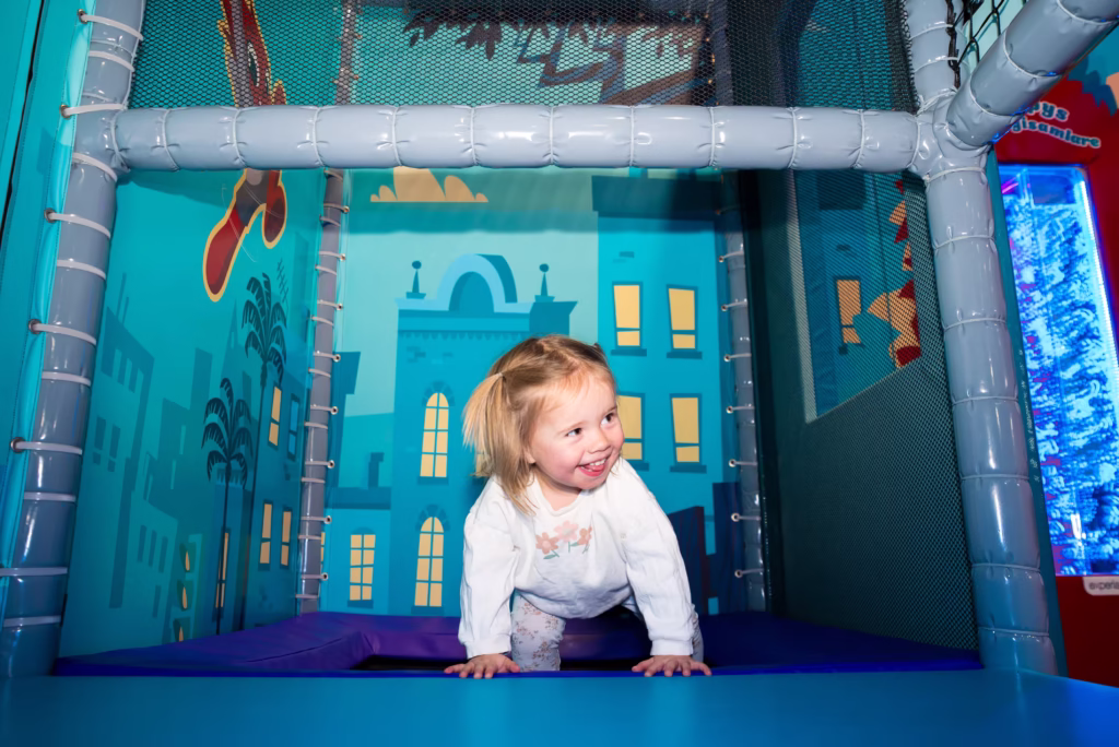 Utforskar Jumpy hörnan
