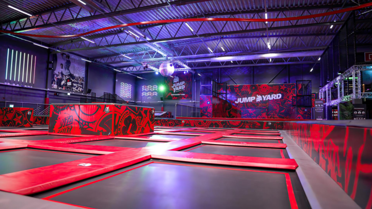 hyr hela JumpYard Västerås Trampolinpark