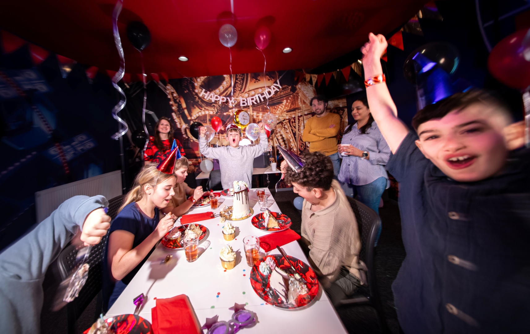 fira födelsedagskalas med JumpParty